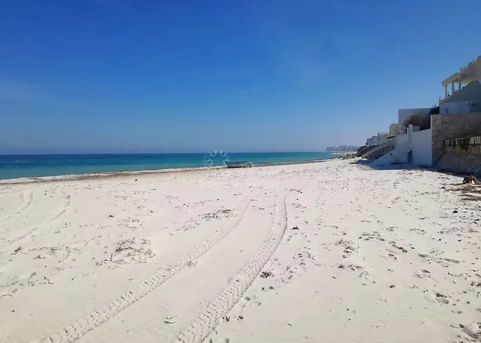 Impressive Villa For Seasonal Rental In Chott Meriem